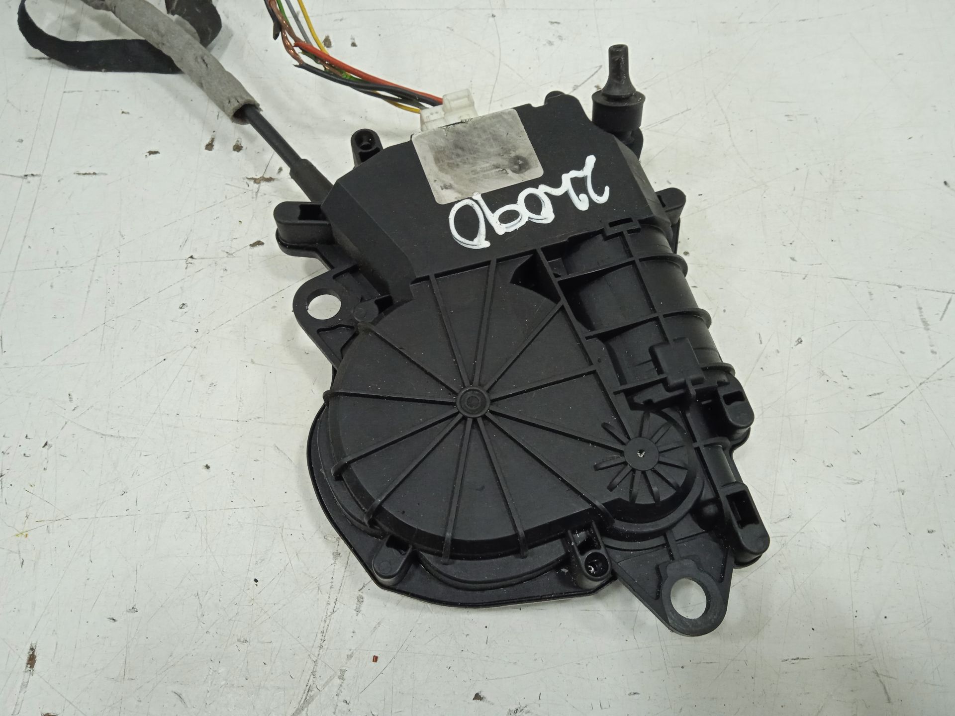 MOTOR DE MALETERO BMW SERIE 3 GRAN TURISMO (F34) 318d   |   03.13 - 12.15