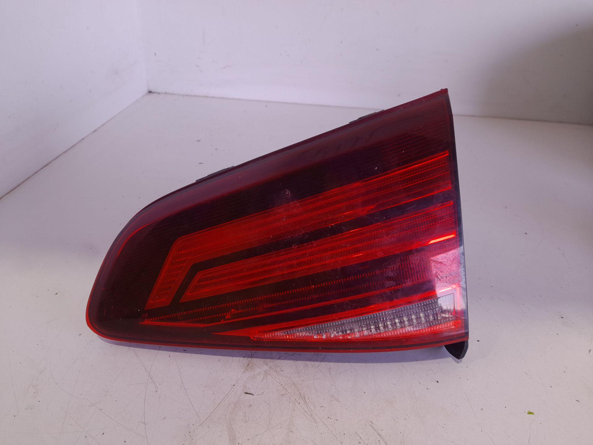 PILOTO INTERIOR TRASERO DERECHO VOLKSWAGEN GOLF VII LIM. (BQ1) Advance