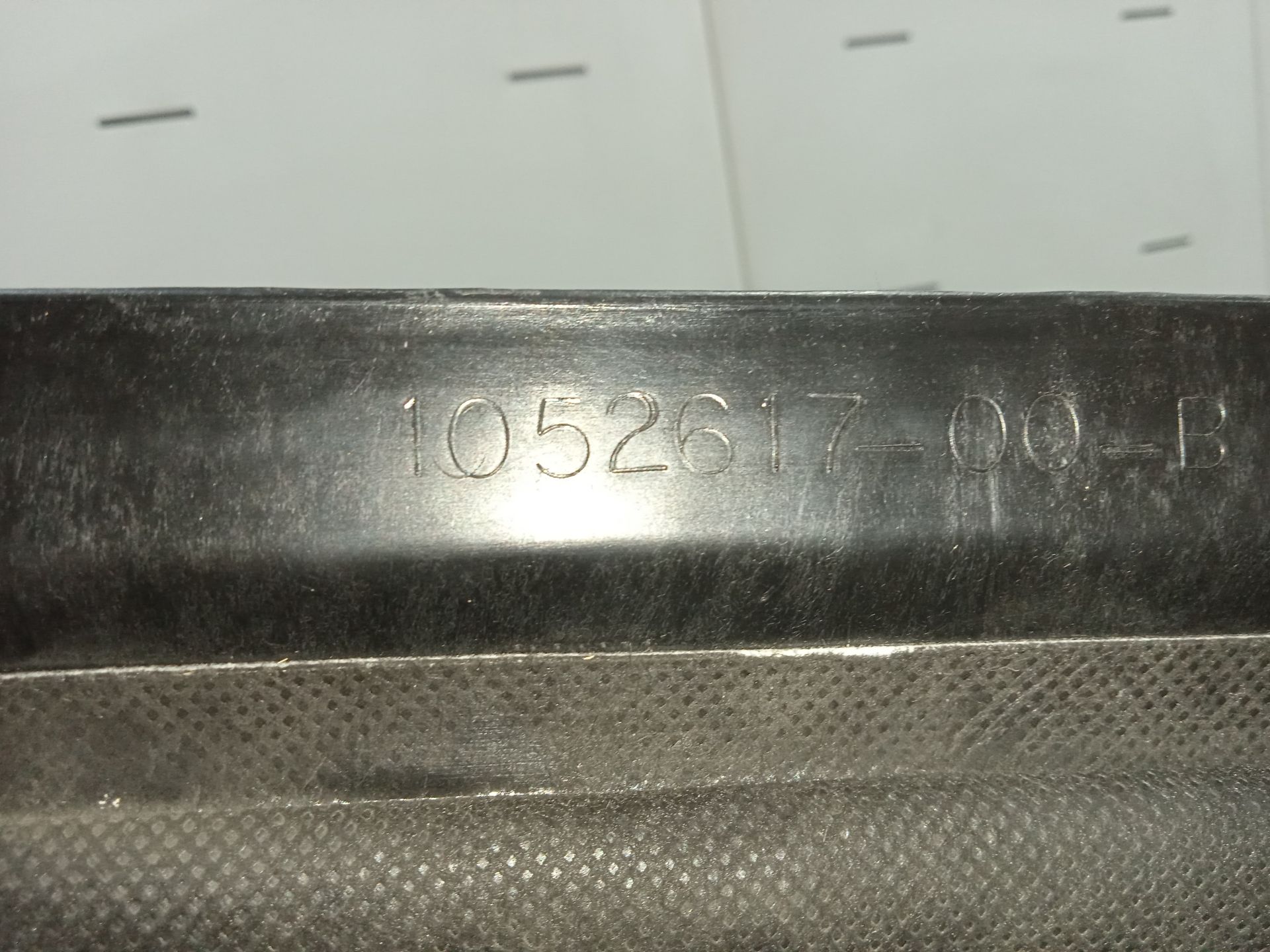GUARNECIDO MALETERO DELANTERO TESLA MODEL S Basis