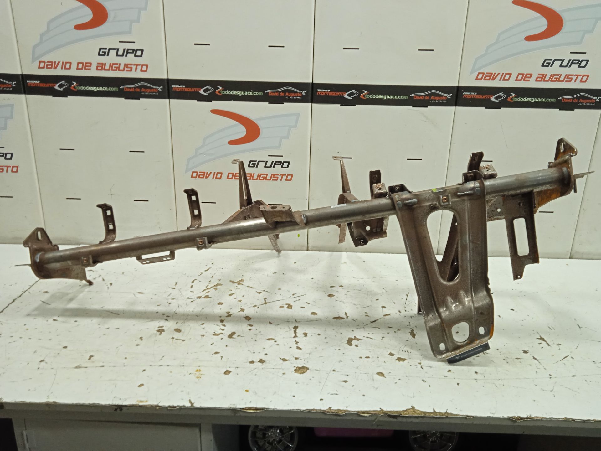 ESTRUCTURA DE SALPICADERO TESLA MODEL S Basis