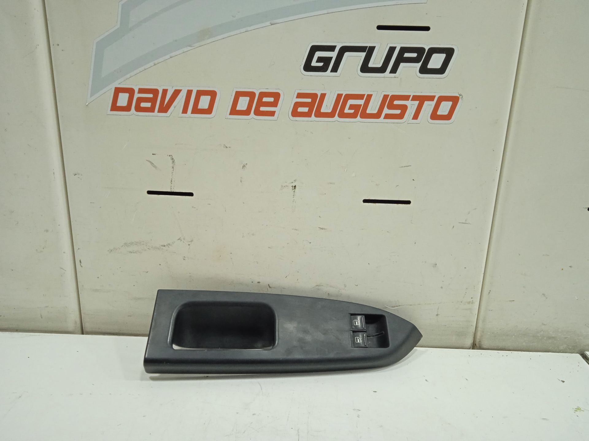 MANDO ELEVALUNAS DELANTERO IZQUIERDO foto 2