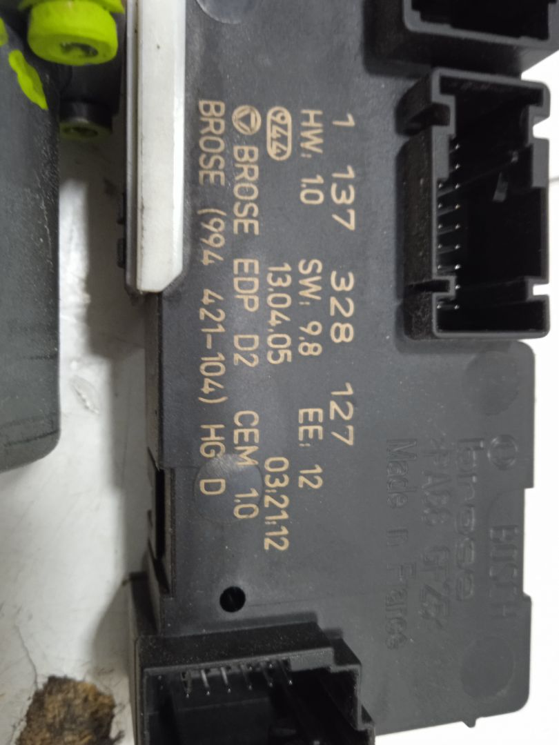 MOTOR ELEVALUNAS DELANTERO DERECHO foto 4
