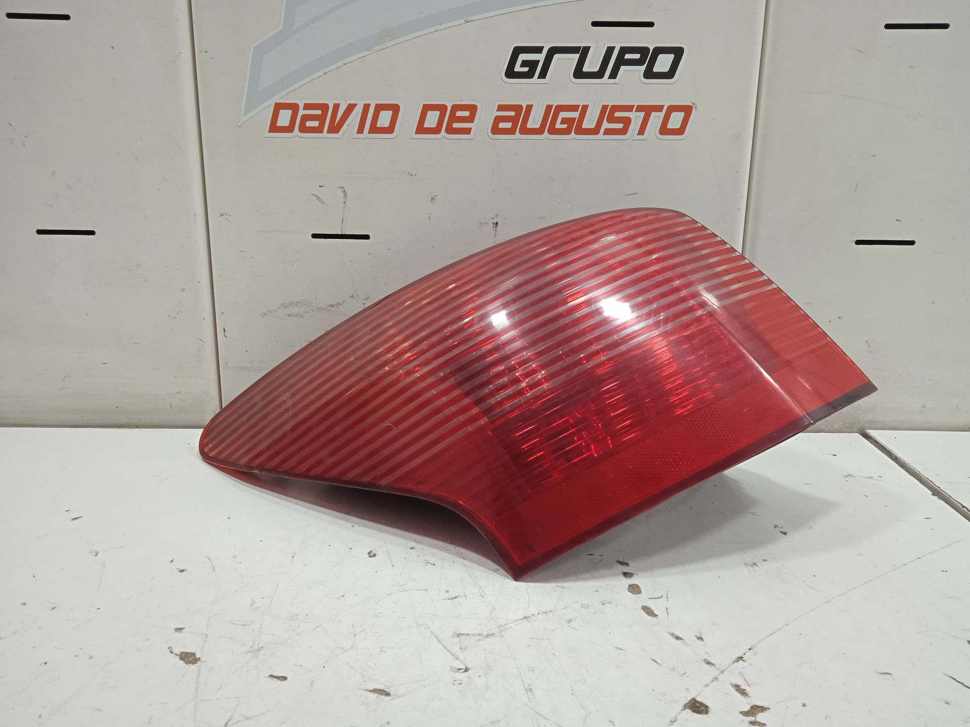 PILOTO TRASERO IZQUIERDO foto 2