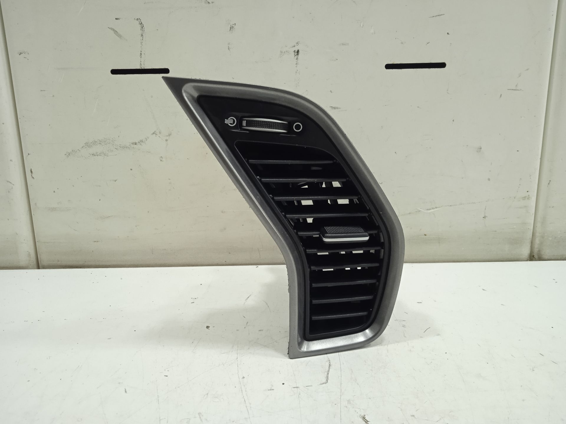 AIREADOR CENTRAL DERECHO HYUNDAI SANTA FE (DM) Style 4WD