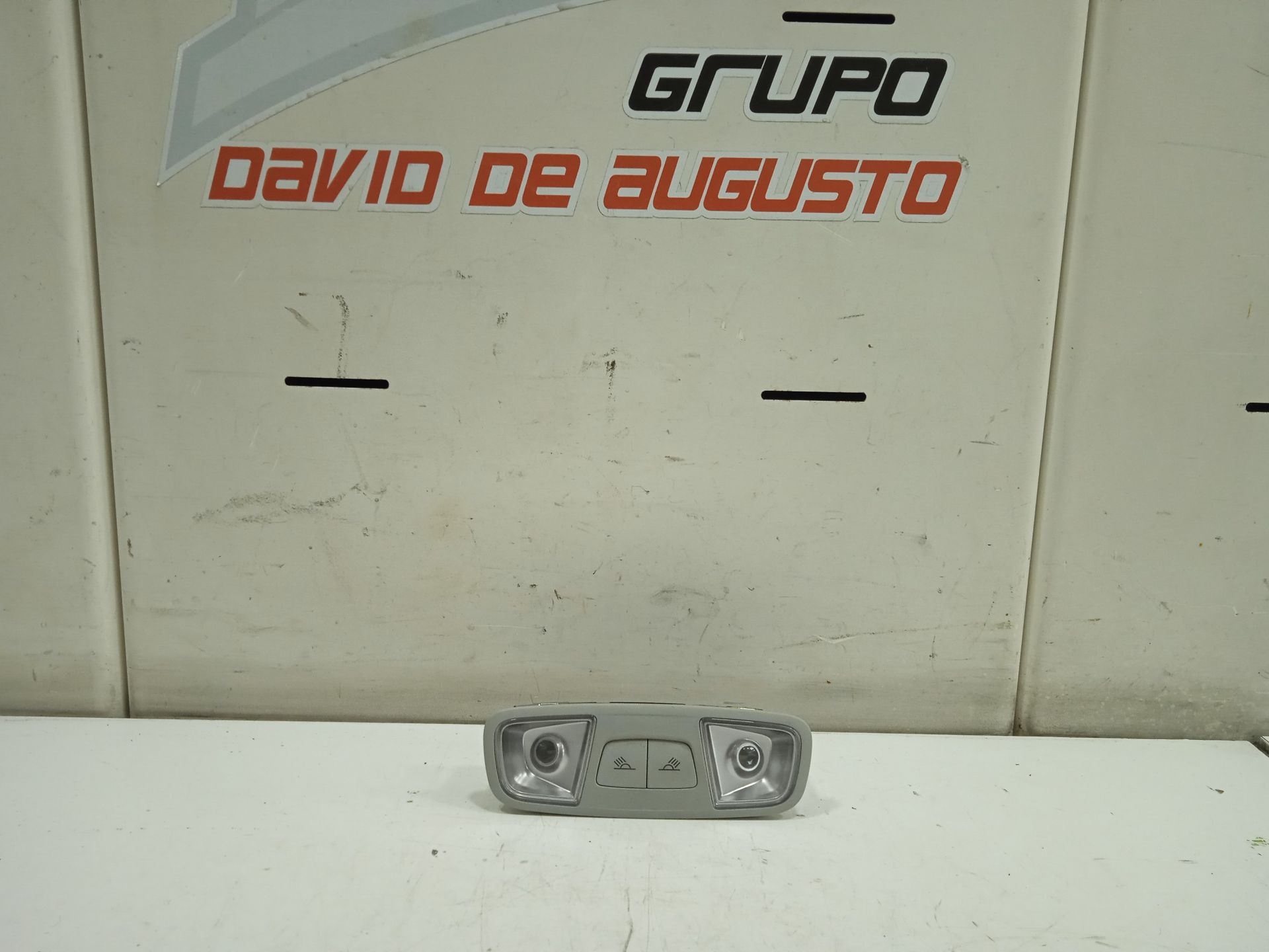 LUZ INTERIOR TRASERA AUDI Q3 (8UG) Attraction   |   01.15 - 12.18