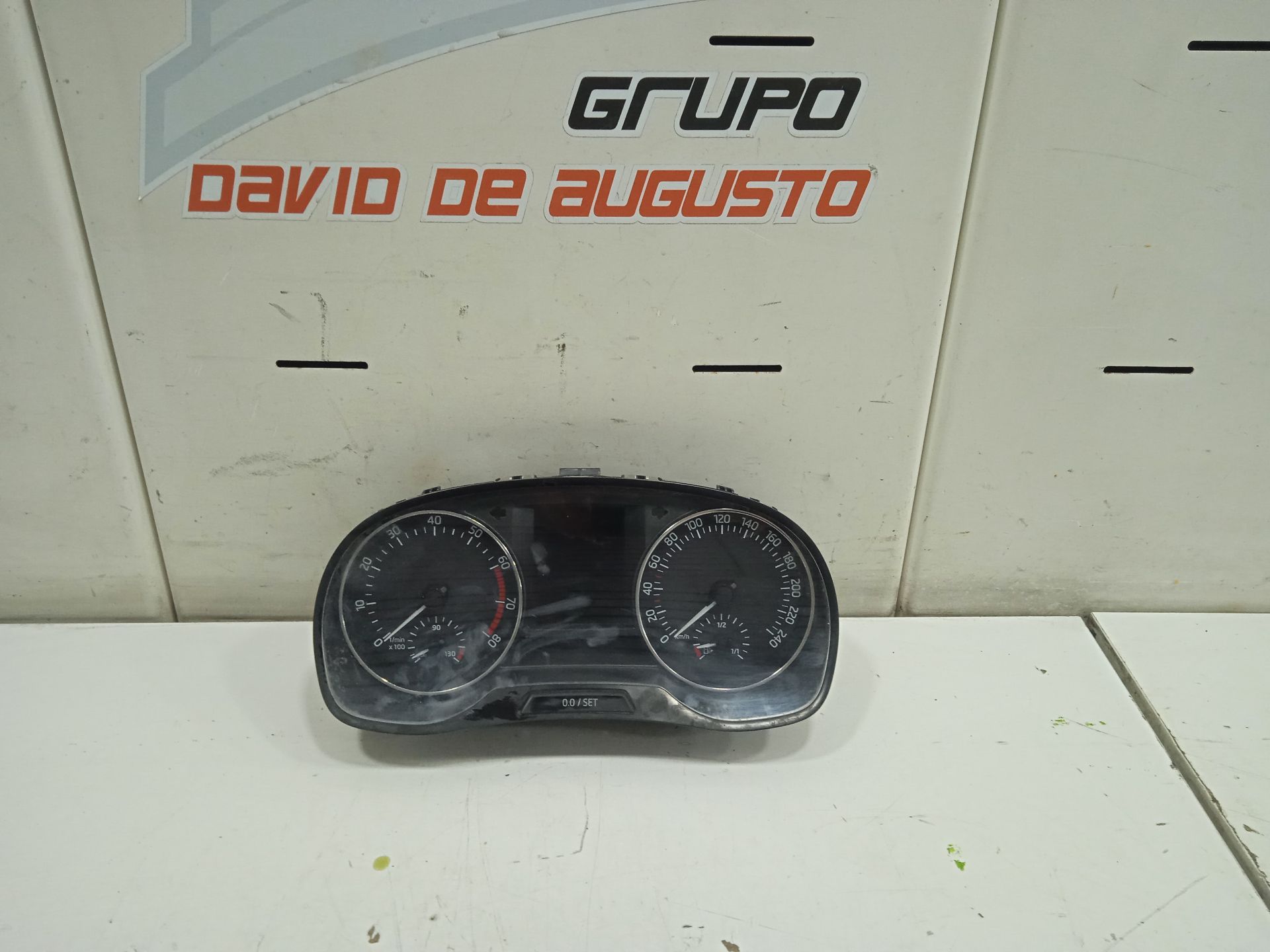 CUADRO INSTRUMENTOS SKODA FABIA Color Concept
