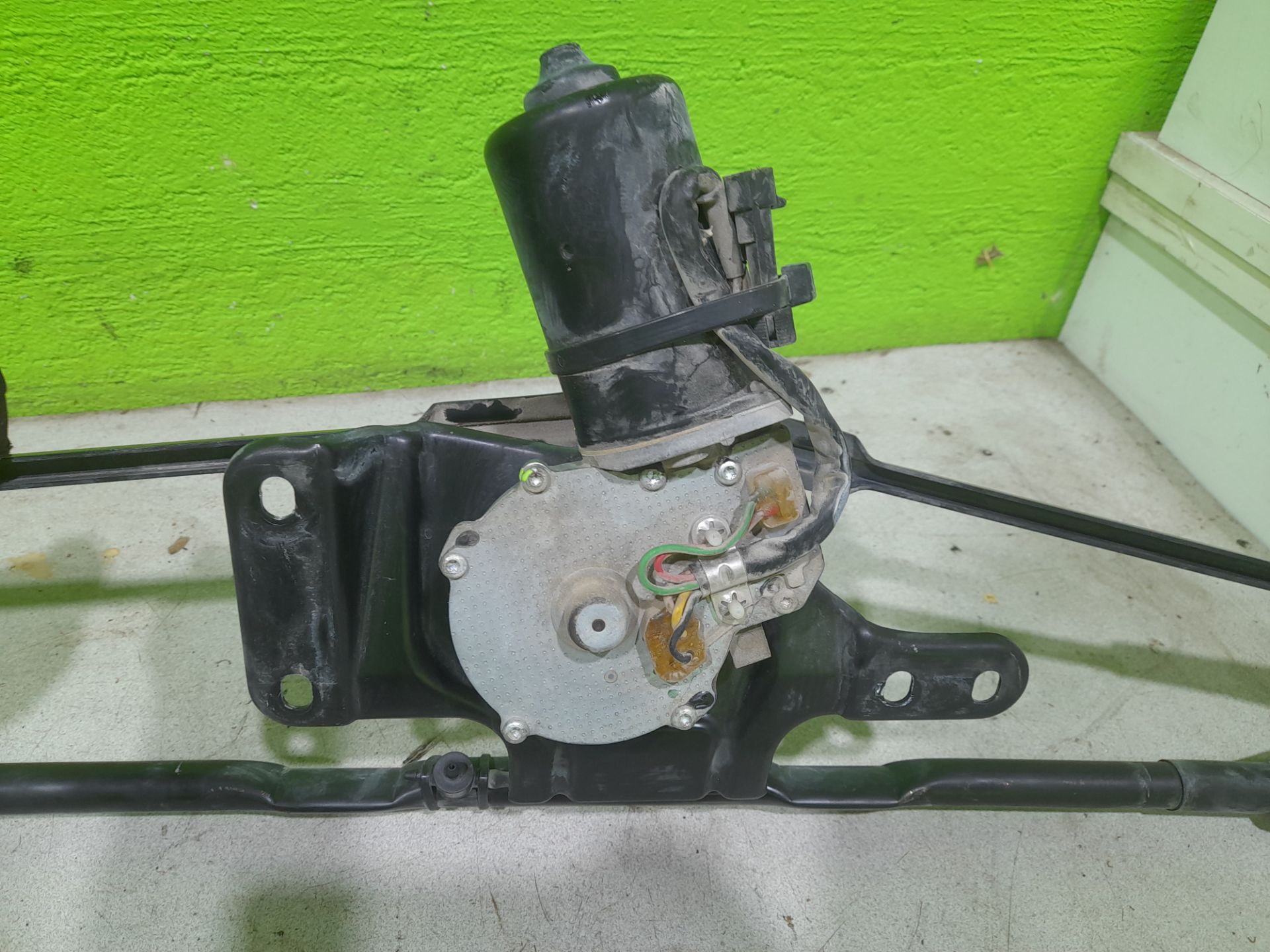MOTOR LIMPIA DELANTERO IVECO MS34Y AD340X