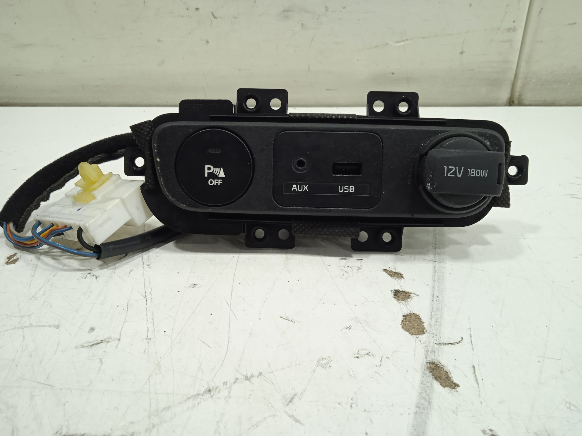 TOMA 12V / 24V KIA SPORTAGE Emotion 4x2