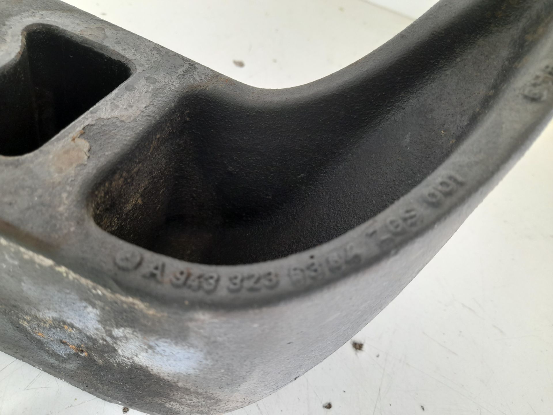 SOPORTE MERCEDES-BENZ AXOR 2-EJES 18 TON 2004 -> 1829   4x4      OM 906 LA S (Corto)