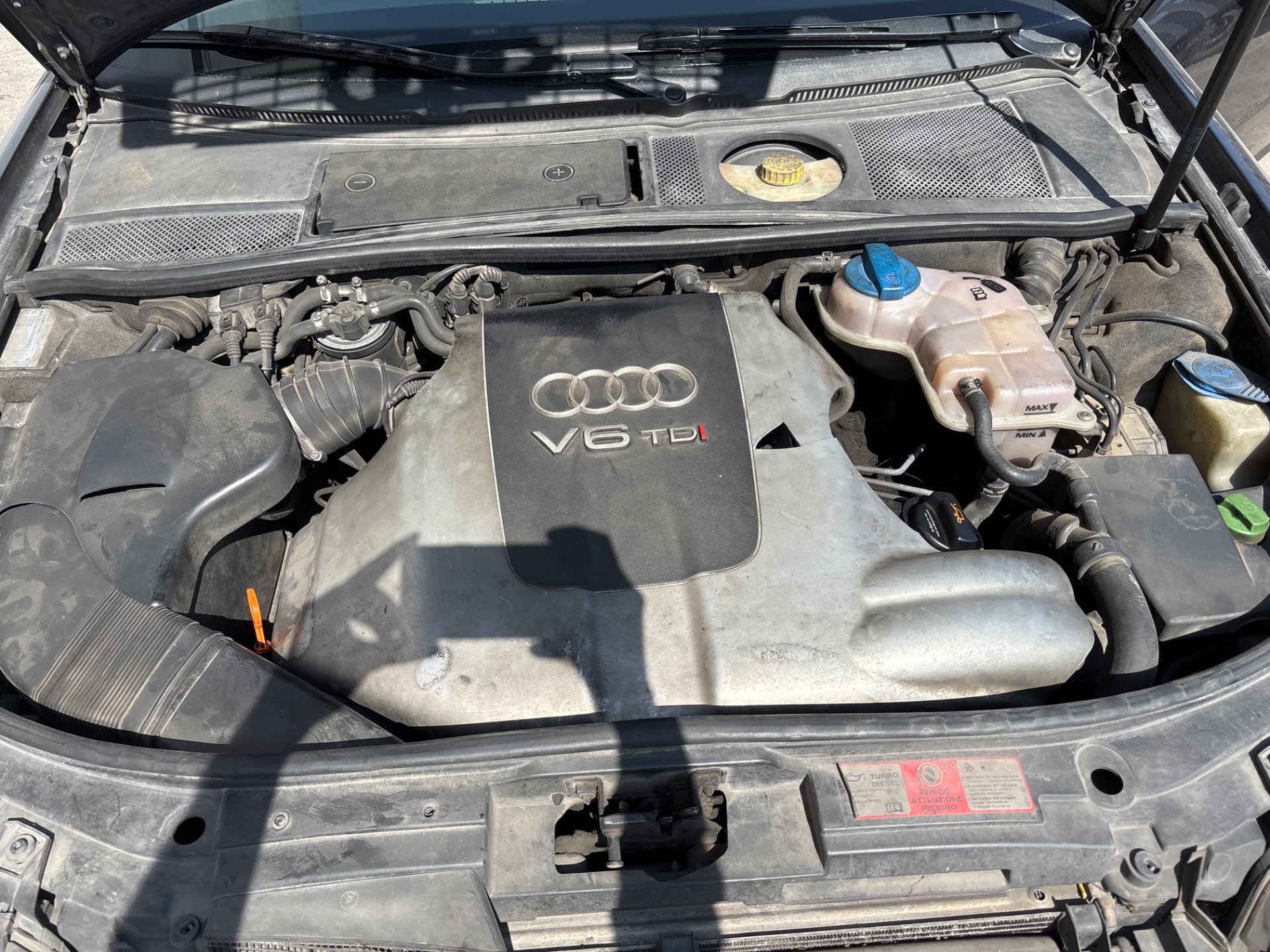 AUDI A6 BERLINA (4B2) 2.5 TDI Motor 2,5 Ltr. - 132 kW V6 24V TDI
