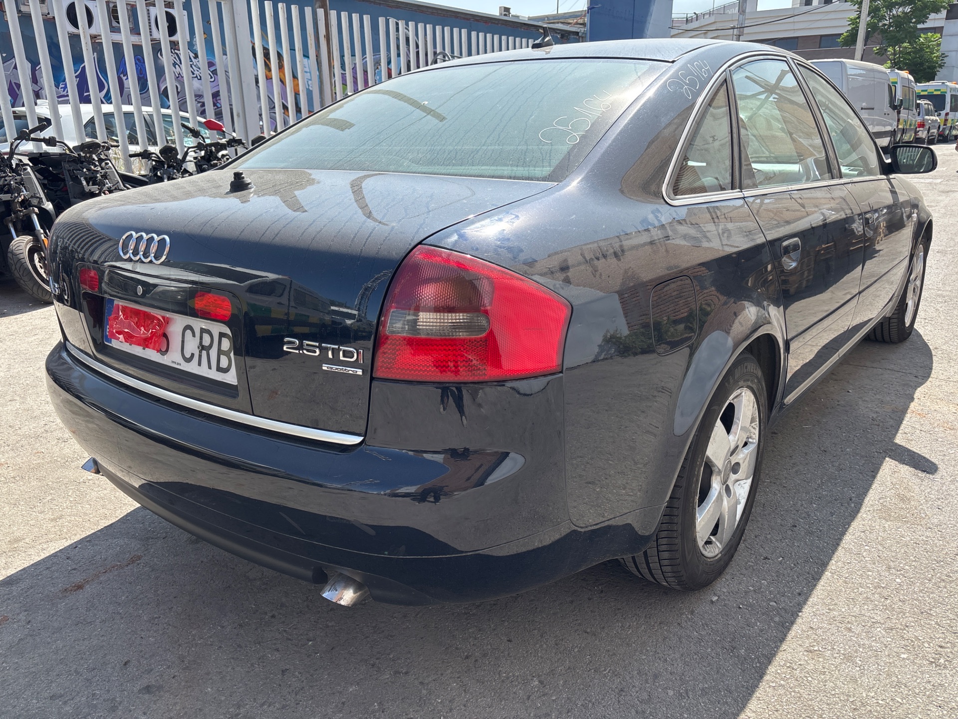 AUDI A6 BERLINA (4B2) 2.5 TDI Motor 2,5 Ltr. - 132 kW V6 24V TDI