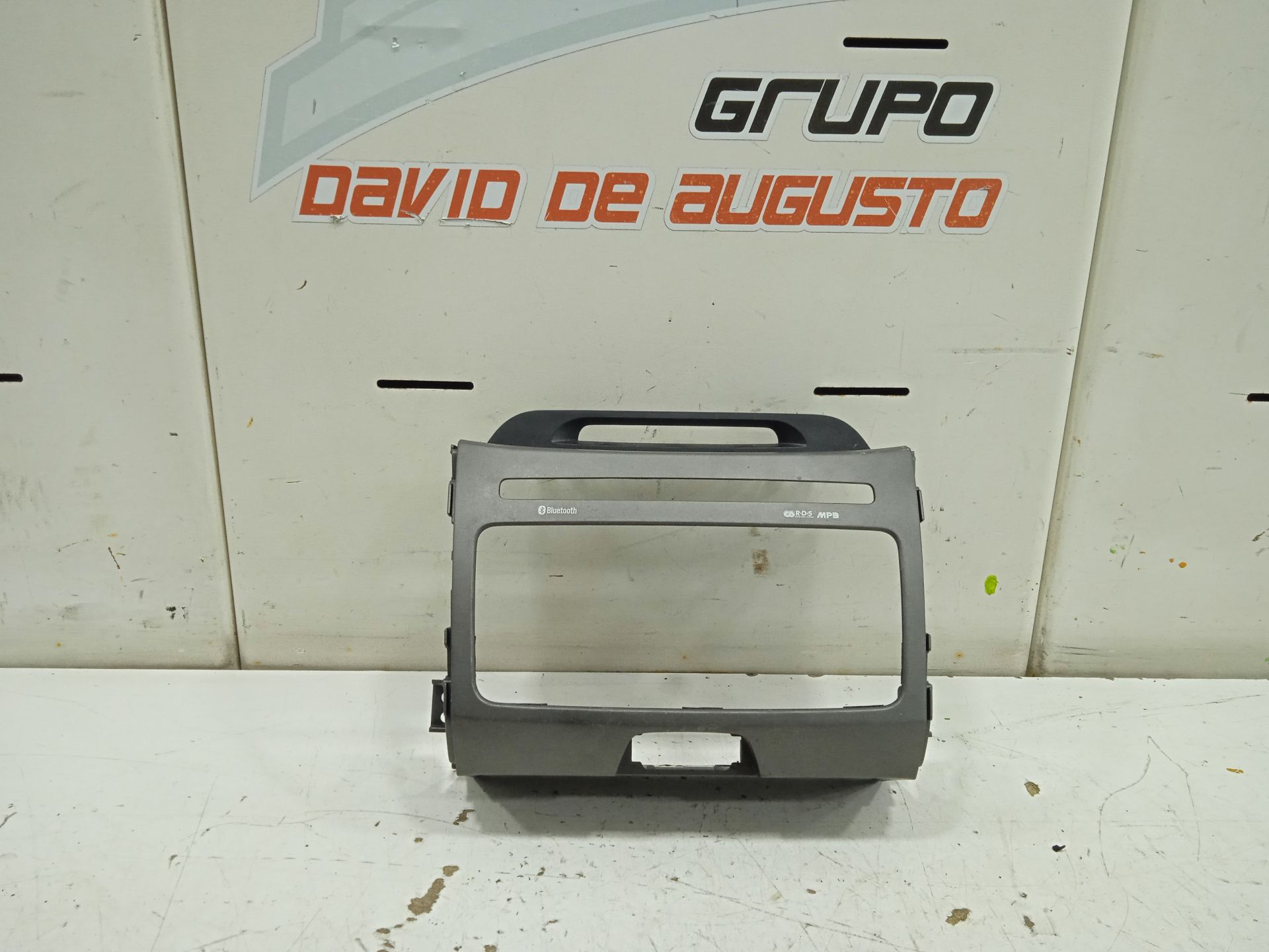 CARCASA RADIO KIA SPORTAGE Emotion 4x2