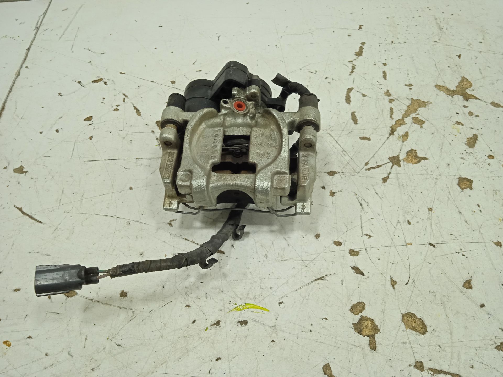 PINZA DE FRENO TRASERA DERECHA FORD MONDEO LIM. Hybrid Titanium   |   02.19 - 12.20