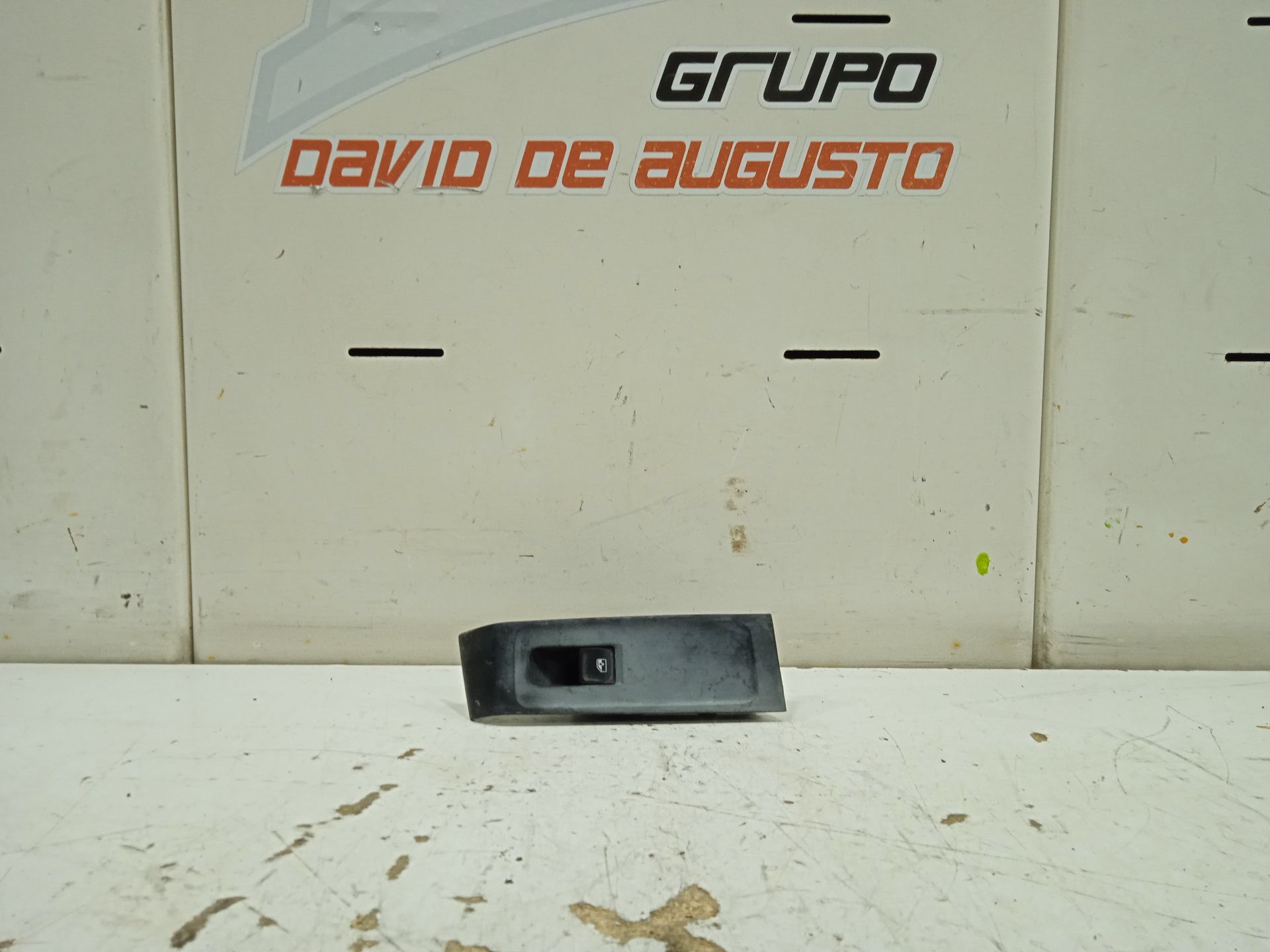 MANDO ELEVALUNAS DELANTERO DERECHO SKODA FABIA Color Concept