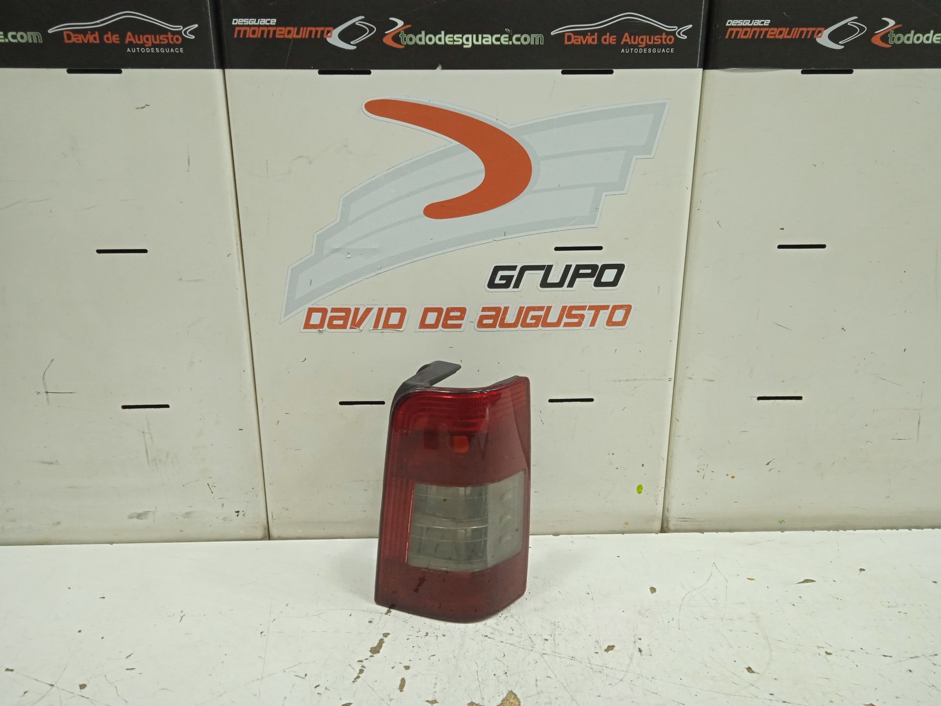 PILOTO TRASERO DERECHO
