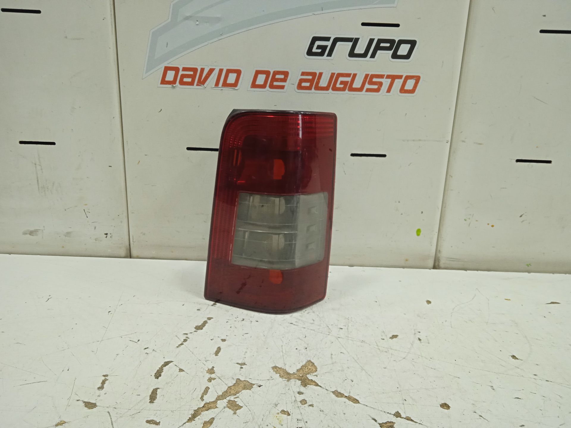 PILOTO TRASERO DERECHO foto 4