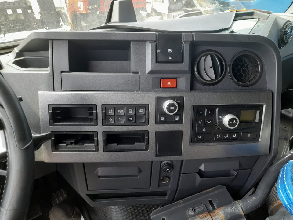 RENAULT T 520 HIGHCAB T4X2 EURO 6