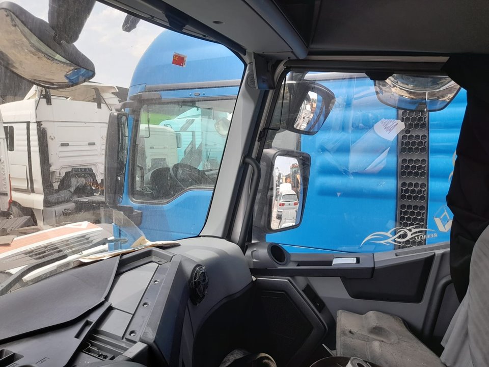 RENAULT T 520 HIGHCAB T4X2 EURO 6