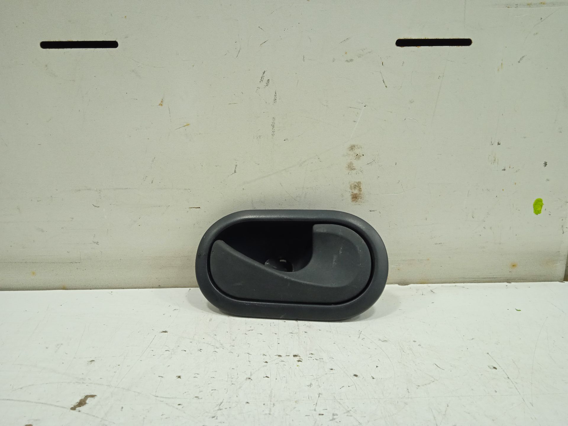 MANETA INTERIOR DELANTERA IZQUIERDA RENAULT MASTER KASTEN L2H3 GKa 3,5t   |   08.10 - 12.18