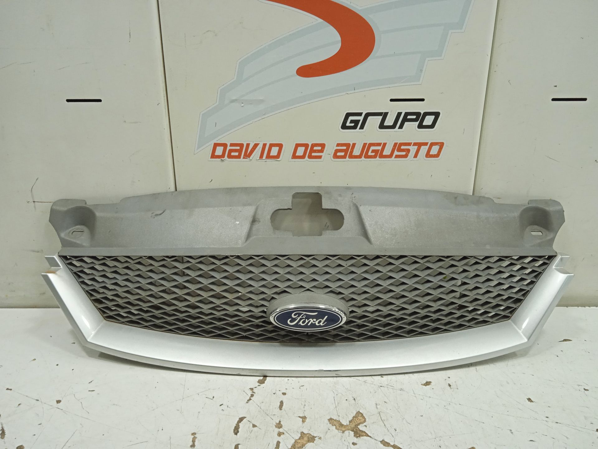 CALANDRA FORD MONDEO BERLINA (GE) Ambiente (06.2003->) (D)