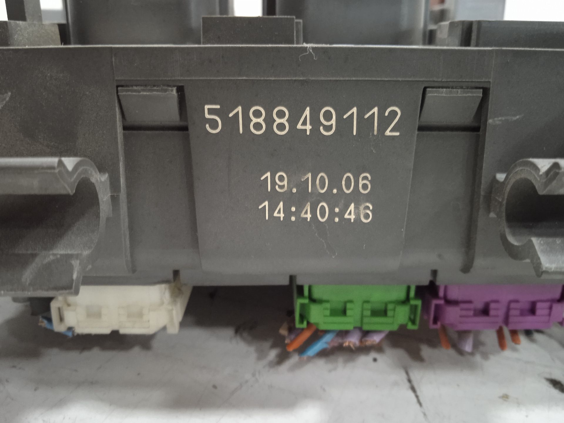 CAJA RELES / FUSIBLES RENAULT PREMIUM DISTRIBUTION *