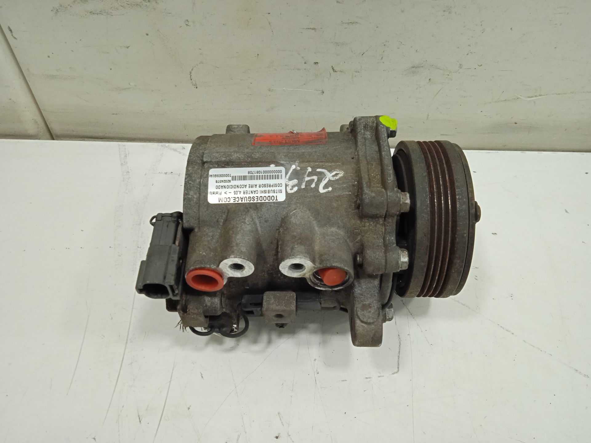 COMPRESOR AIRE ACONDICIONADO MITSUBISHI CANTER 4.05 -> Plataforma 35 Cabina doble (Comfort)