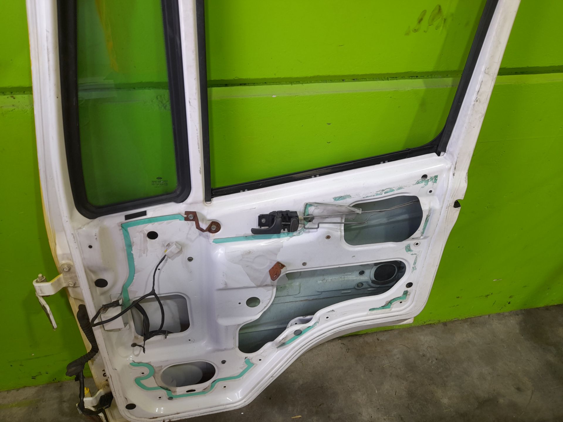PUERTA DELANTERA DERECHA NISSAN ATLEON TK140 TL80