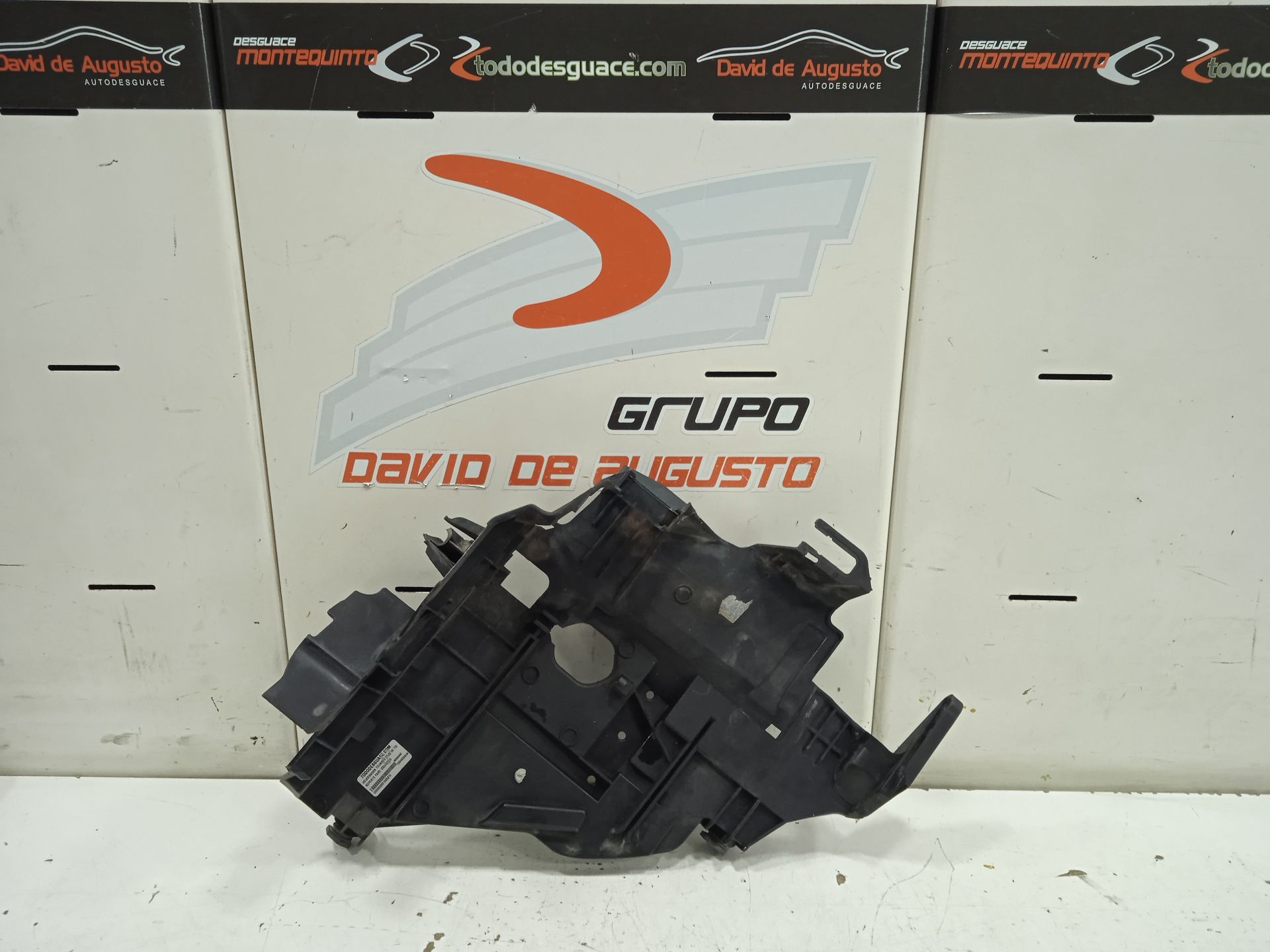 SOPORTE FARO IZQUIERDO foto 3