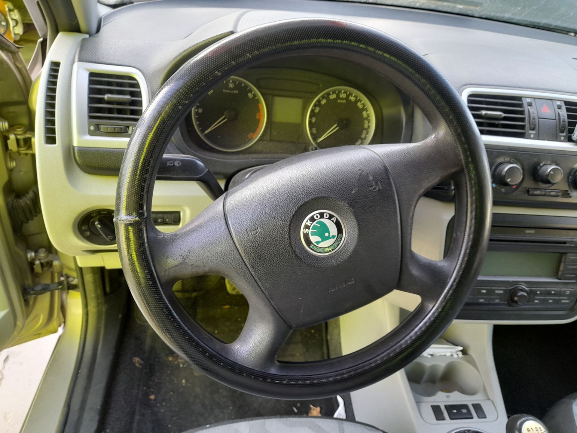 SKODA FABIA (5J2 ) Urban Motor 1,4 Ltr. - 51 kW TDI