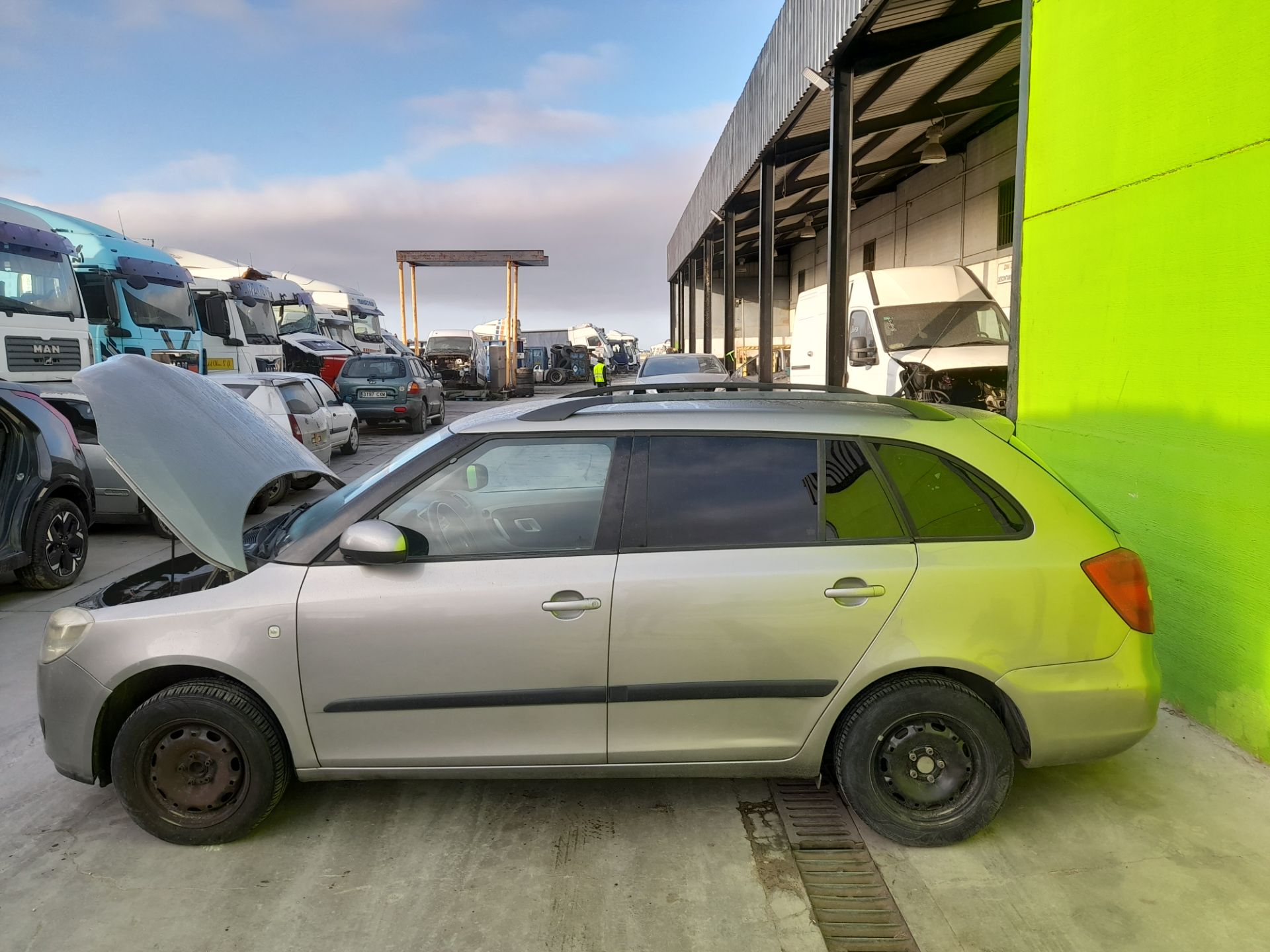 SKODA FABIA (5J2 ) Urban Motor 1,4 Ltr. - 51 kW TDI