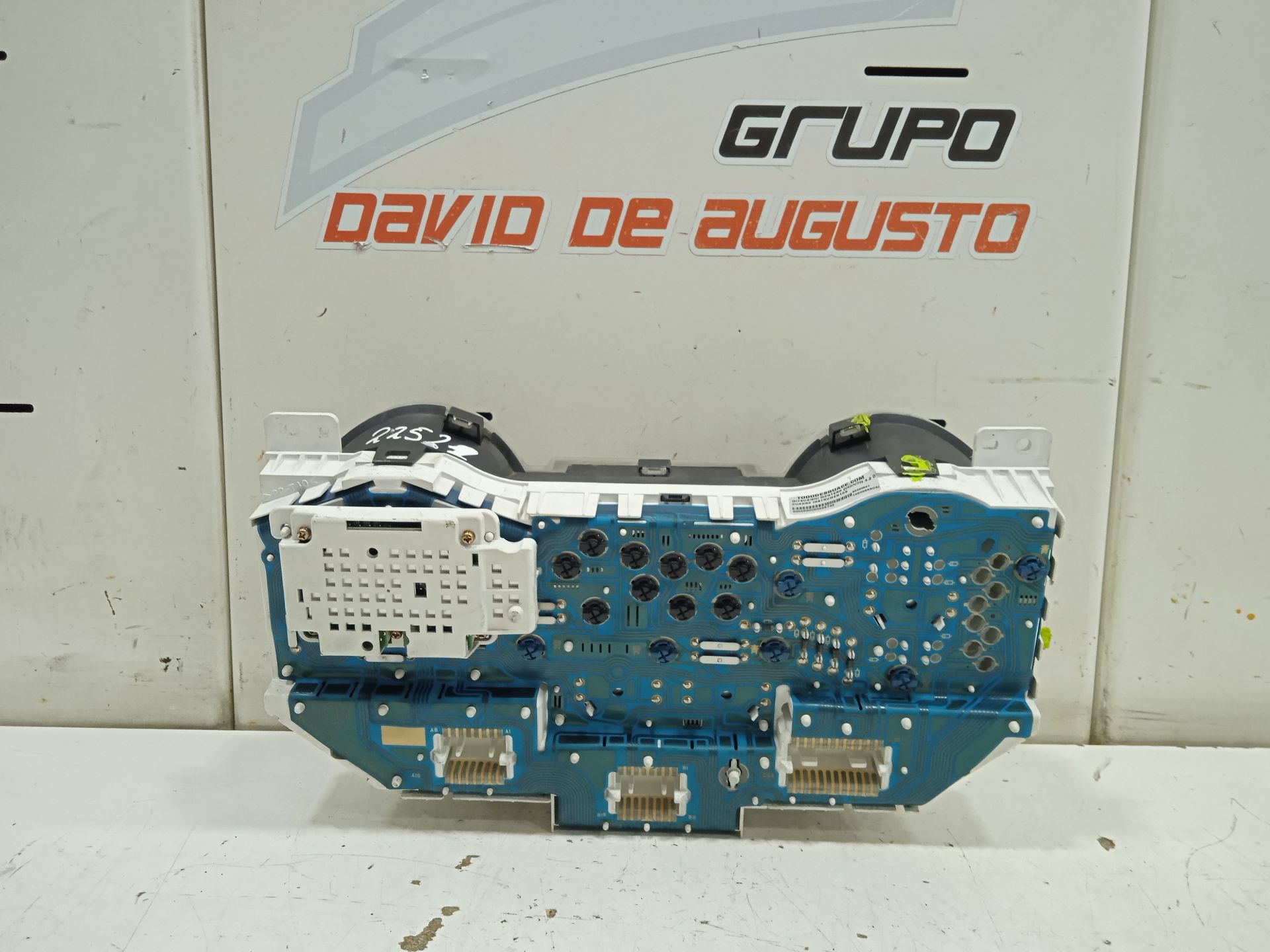 CUADRO INSTRUMENTOS MITSUBISHI MONTERO (V60/V70) 3.2 DI-D GLX Hunter (5-ptas.)   |   10.01 - ...