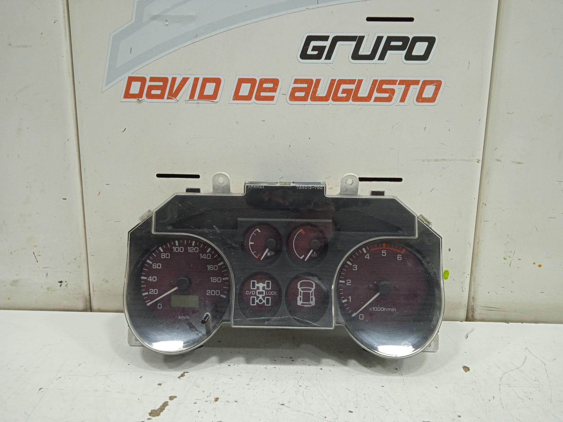 CUADRO INSTRUMENTOS MITSUBISHI MONTERO (V60/V70) 3.2 DI-D GLX Hunter (5-ptas.)   |   10.01 - ...