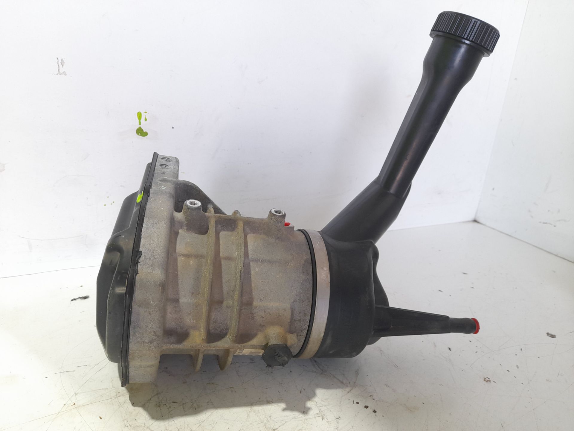 BOMBA DIRECCION ELECTRICA PEUGEOT PARTNER KASTEN Confort L1
