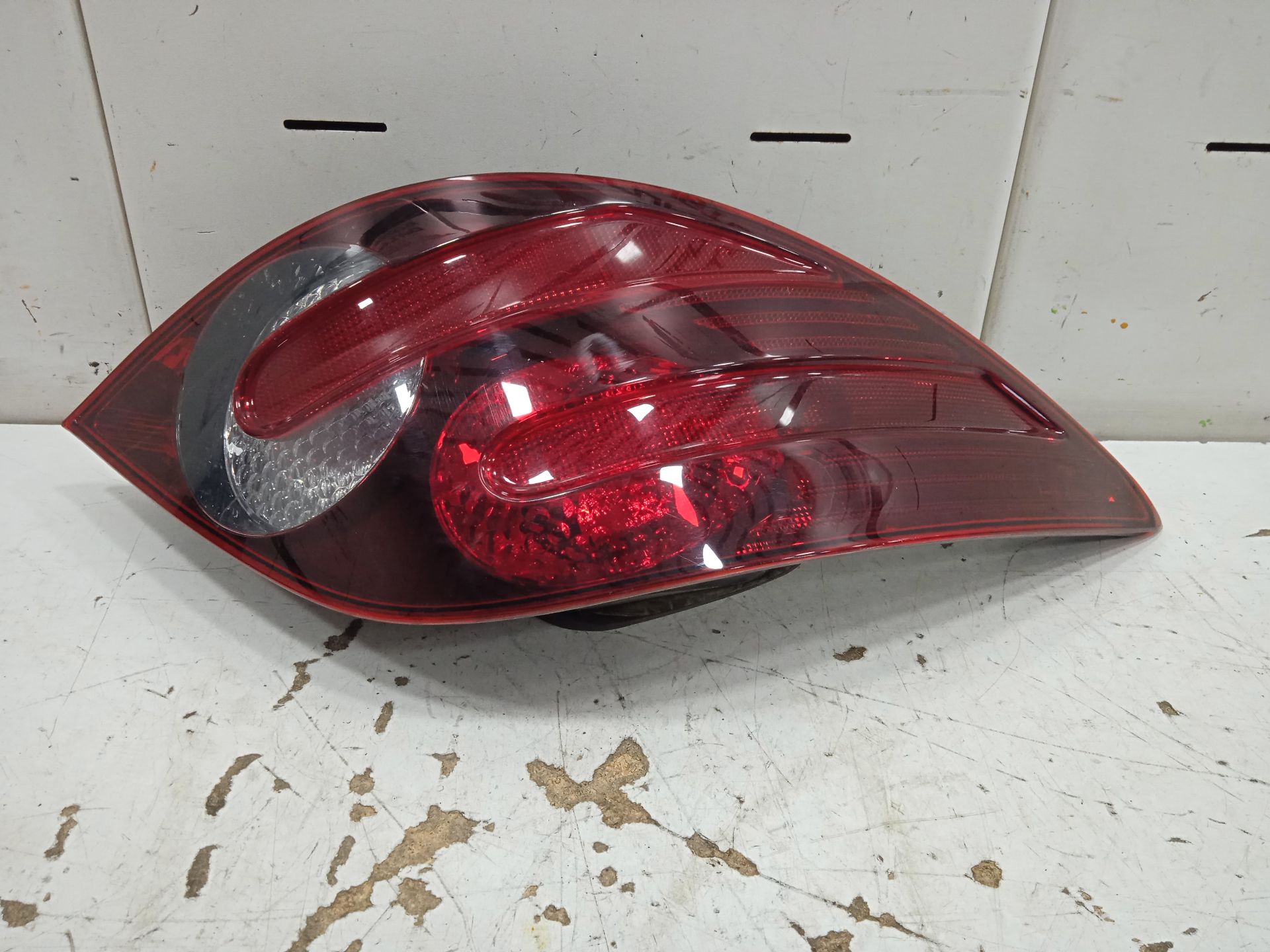 PILOTO TRASERO IZQUIERDO MERCEDES-BENZ CLASE R (W251) 320 CDI (251.022)