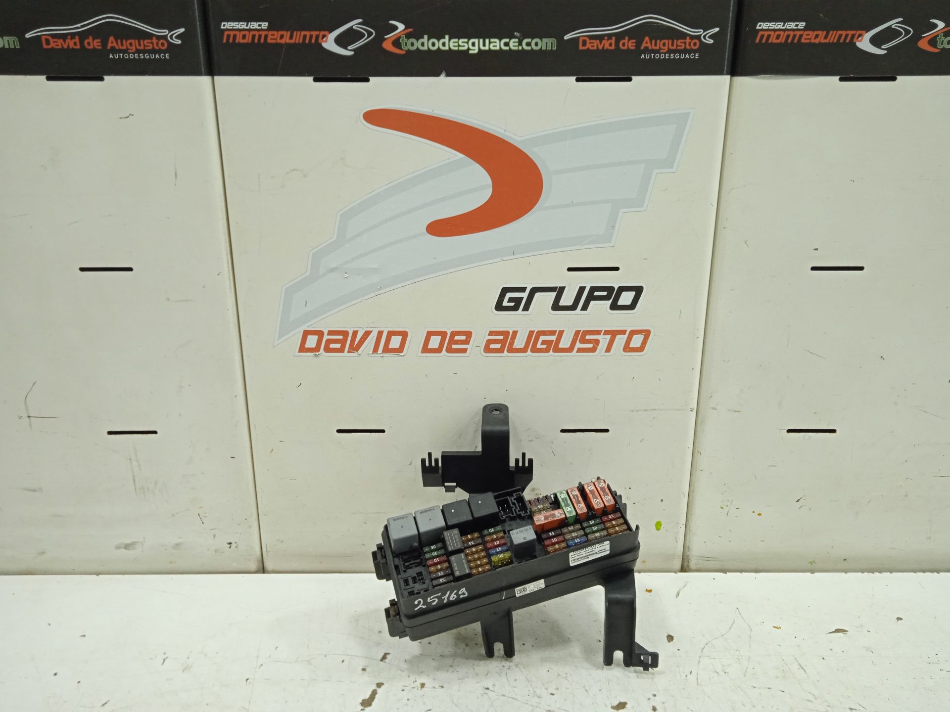 CAJA RELES / FUSIBLES MERCEDES-BENZ CLASE R (W251) 320 CDI (251.022)