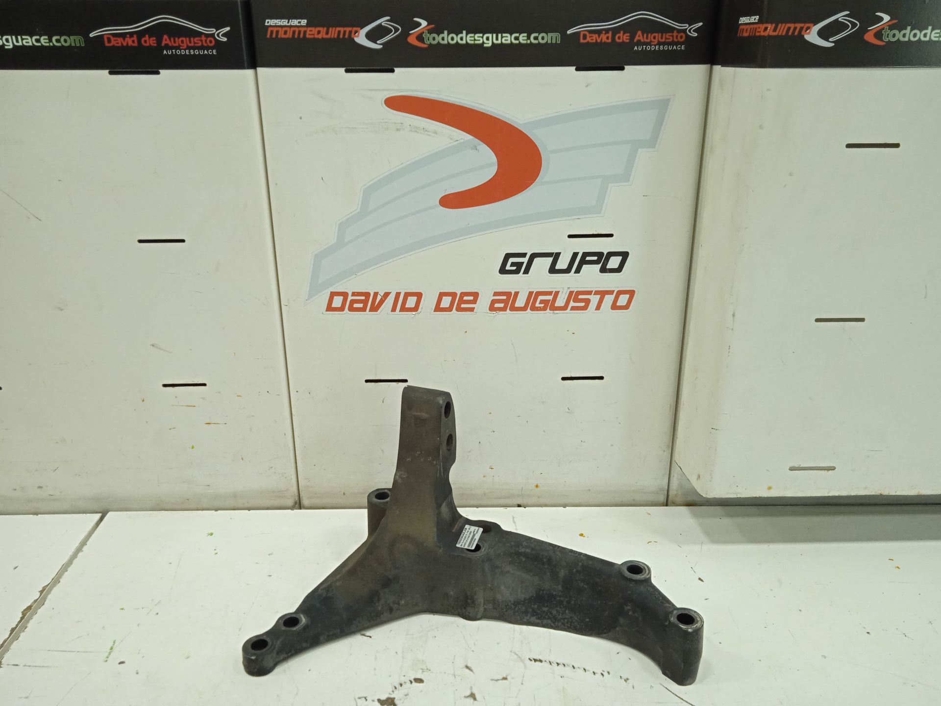 SOPORTE DE LA CAJA CAMBIO MAN TG-A 32.XXX FKI  FFDK  8X4 (E3) LX