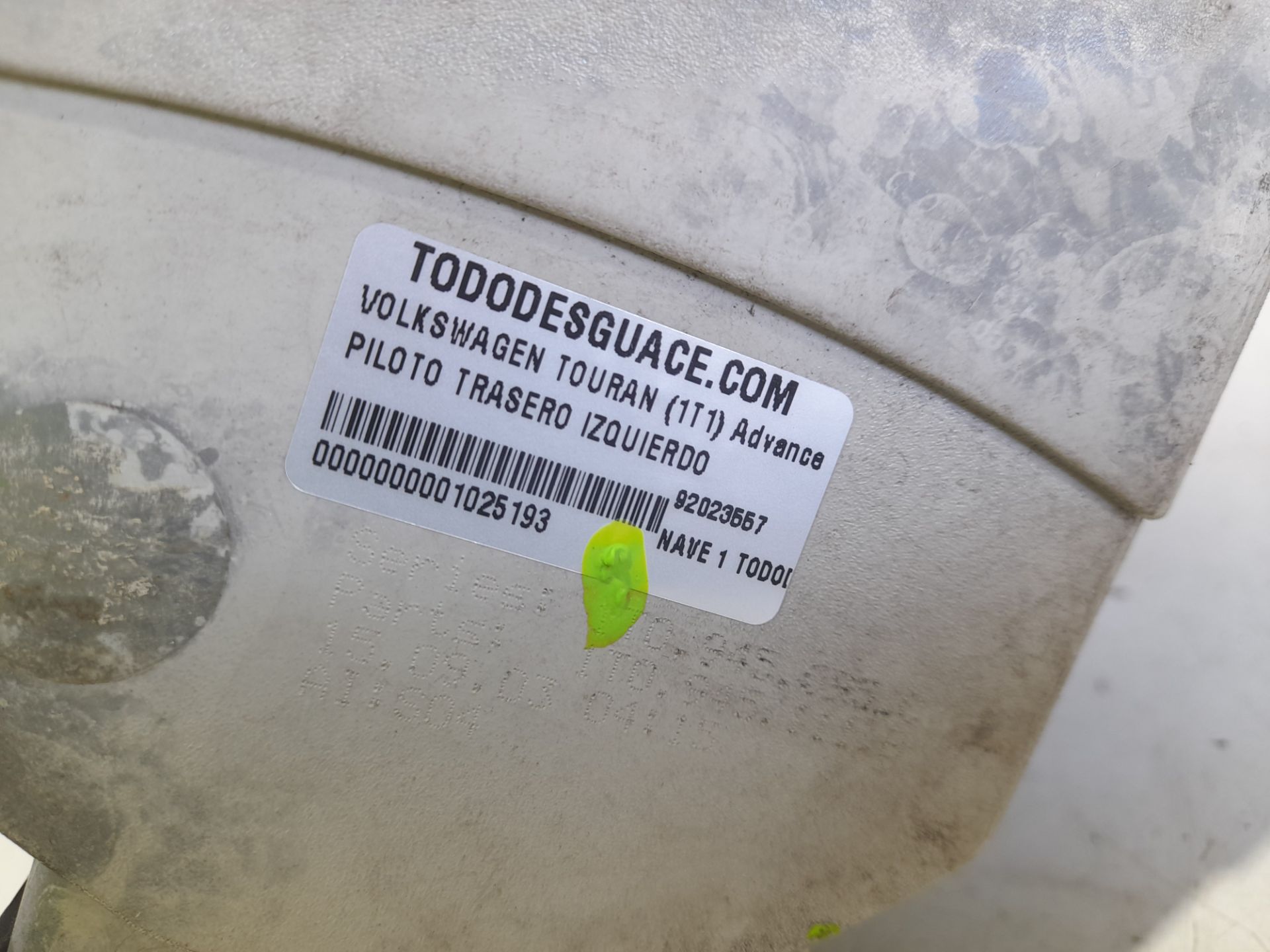 PILOTO TRASERO IZQUIERDO VOLKSWAGEN TOURAN (1T1) Advance