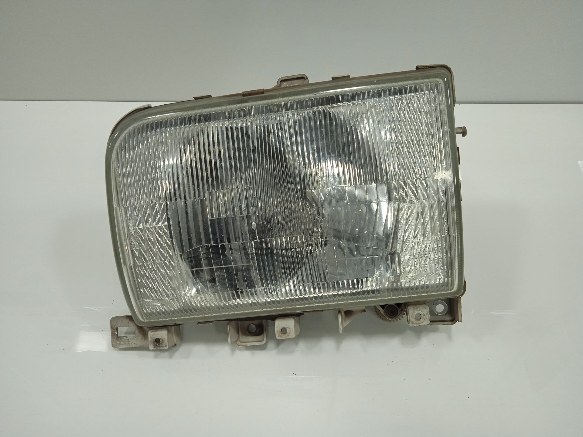 FARO IZQUIERDO NISSAN CABSTAR TL28
