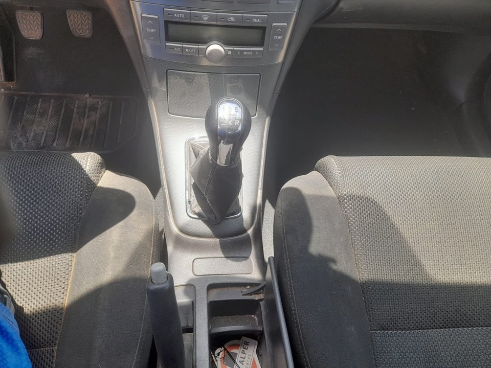 TOYOTA AVENSIS BERLINA (T25) 2.0 D4-D Executive Berlina (5-ptas.) Motor 2,0 Ltr. - 85 kW D-CAT
