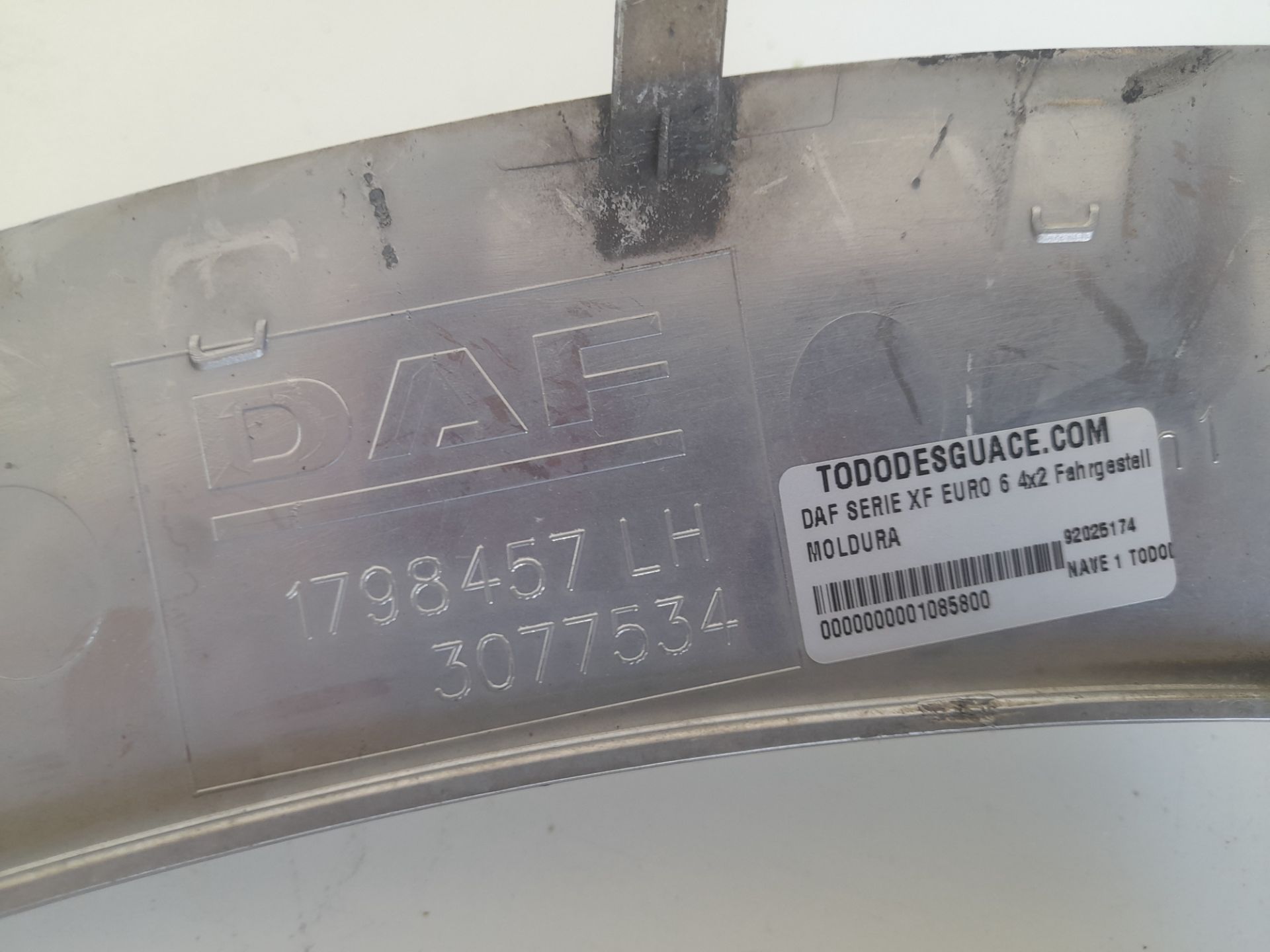 MOLDURA DAF SERIE XF EURO 6 4x2 Fahrgestell Space-Cab