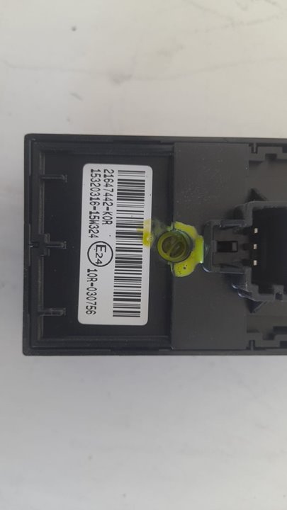 MANDO ELEVALUNAS DELANTERO DERECHO RENAULT T 520 HIGHCAB T4X2