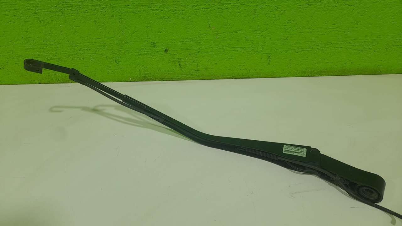 BRAZO LIMPIA DELANTERO DERECHO RENAULT T 520 HIGHCAB T4X2