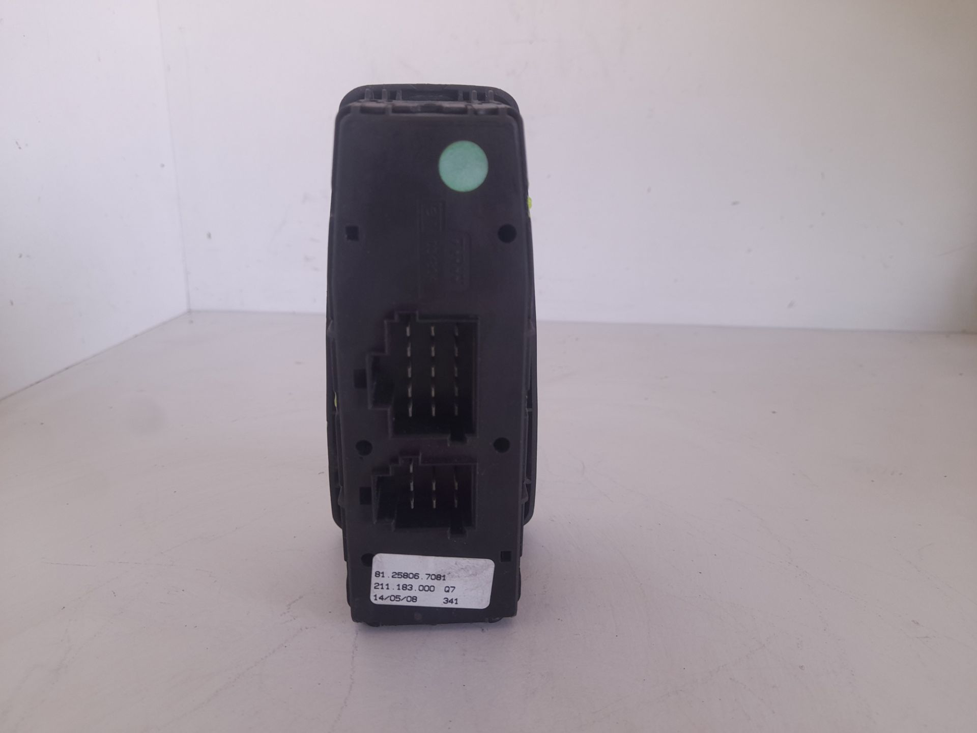 MANDO ELEVALUNAS DELANTERO IZQUIERDO MAN TGX 28.XXX FG /   6x2   BL XL