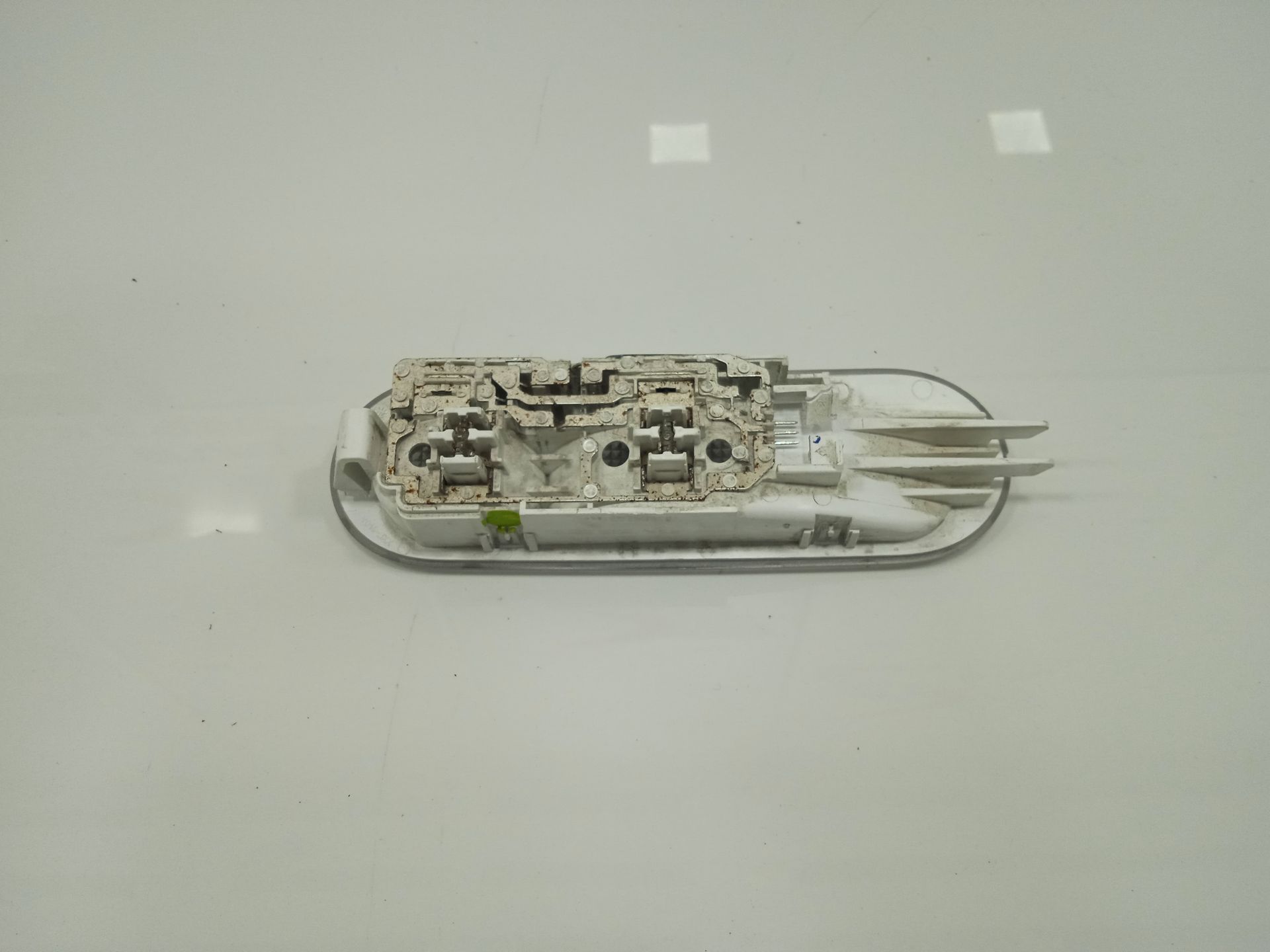 LUZ INTERIOR RENAULT MASTER 3T5 VAN 3T5 VAN STD FWD 130E6