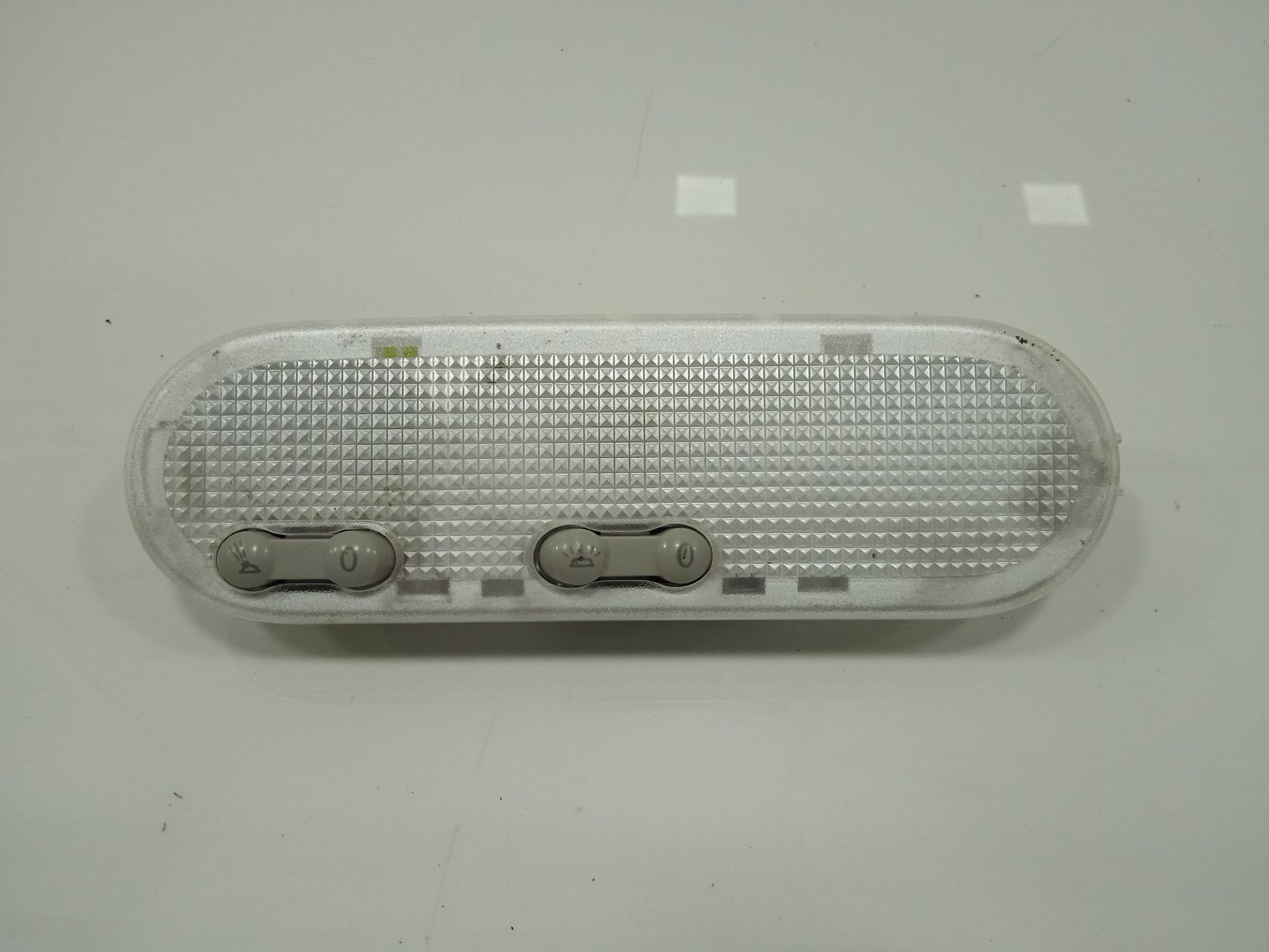 LUZ INTERIOR RENAULT MASTER 3T5 VAN 3T5 VAN STD FWD 130E6