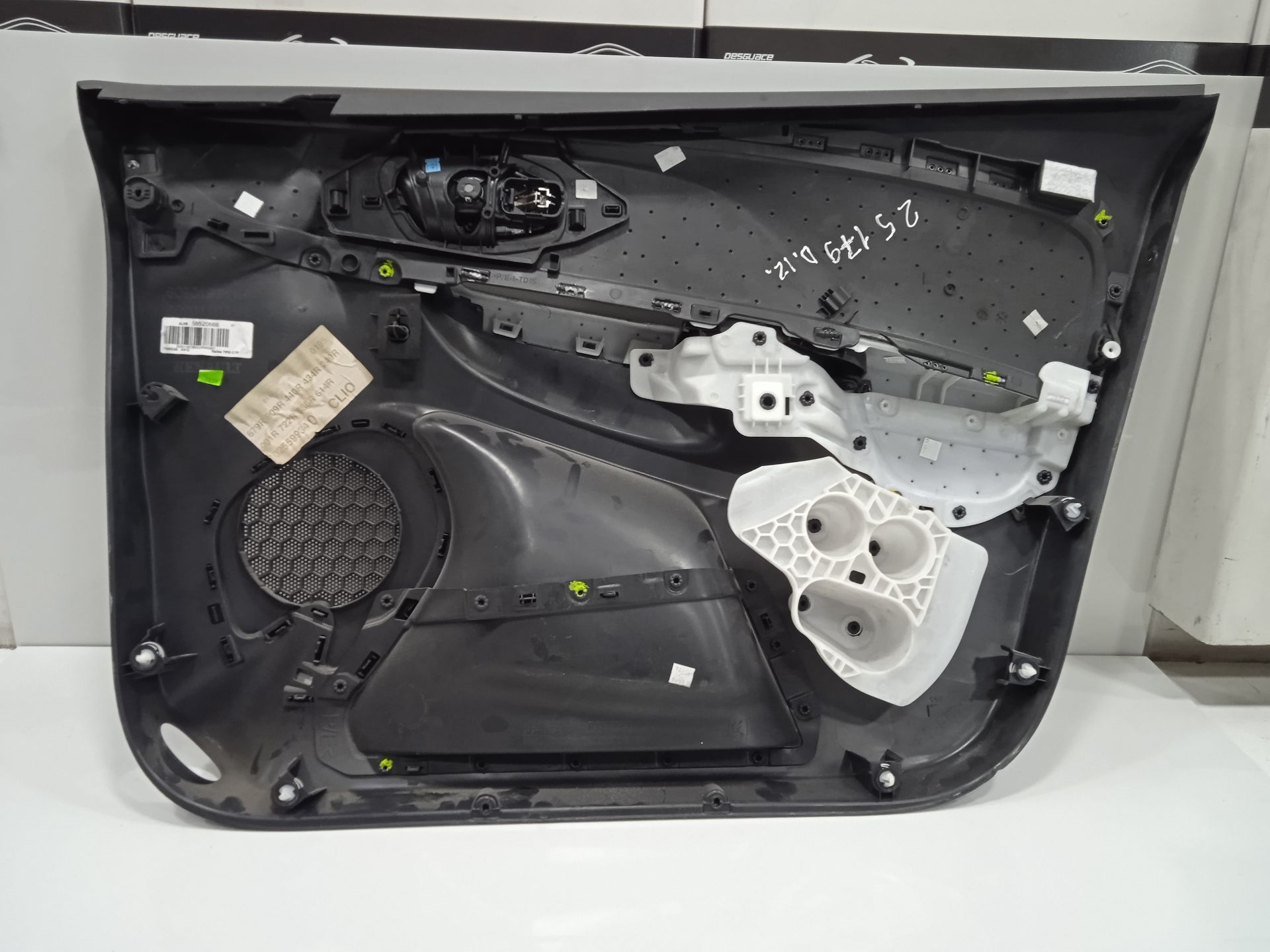 PAÑO PUERTA DELANTERO IZQUIERDO RENAULT CLIO IV Wolfnoir