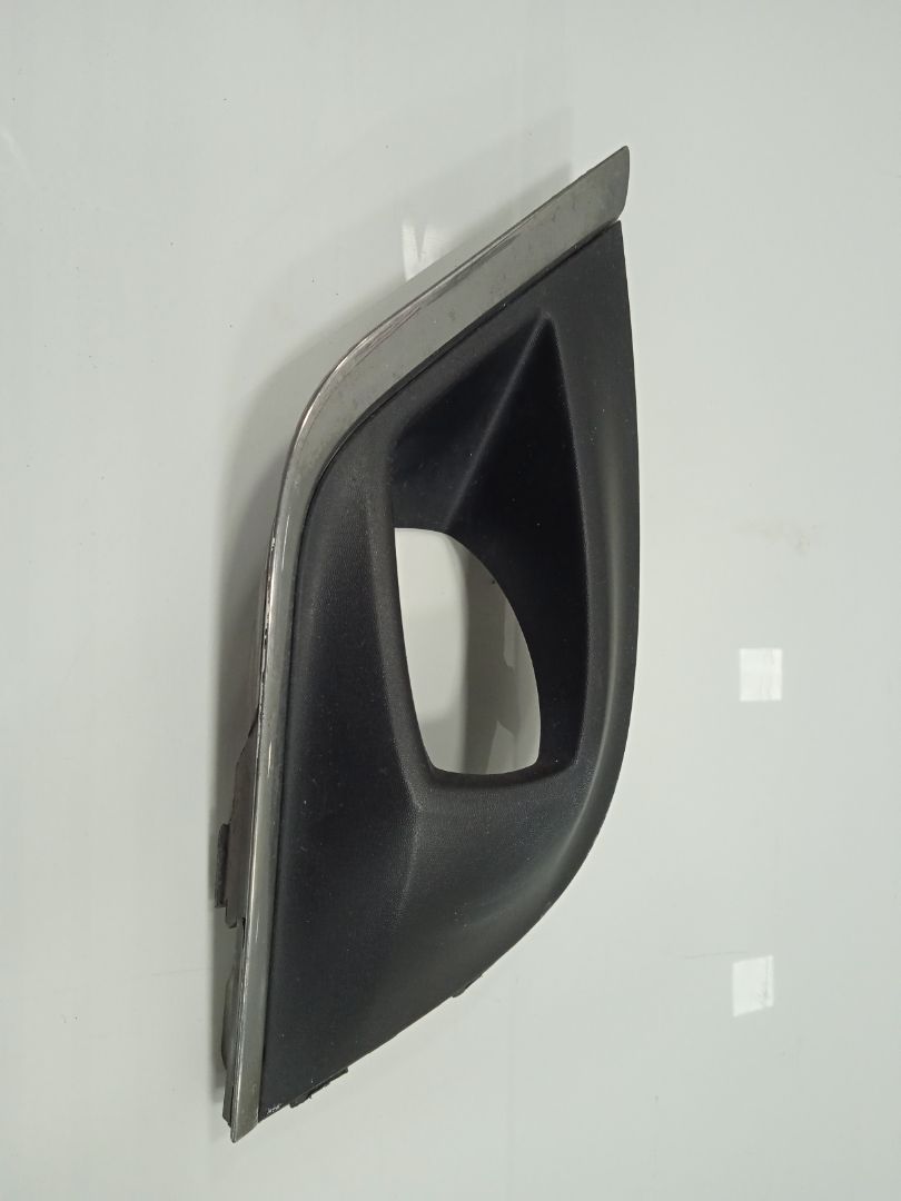 MOLDURA ANTINIEBLAS DELANTERO IZQUIERDO RENAULT CLIO IV Wolfnoir