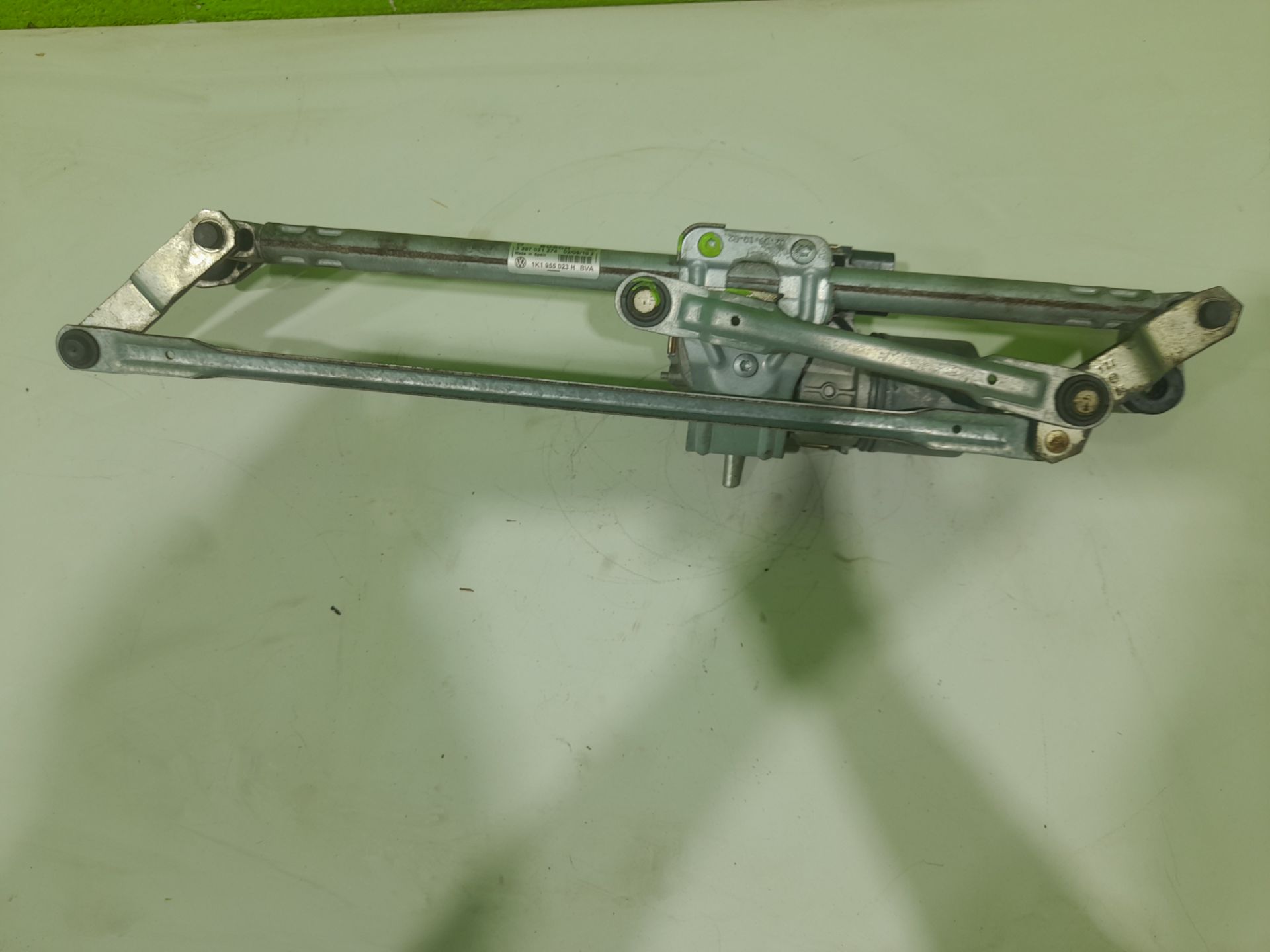MOTOR LIMPIA DELANTERO VOLKSWAGEN GOLF VI (5K1) Advance