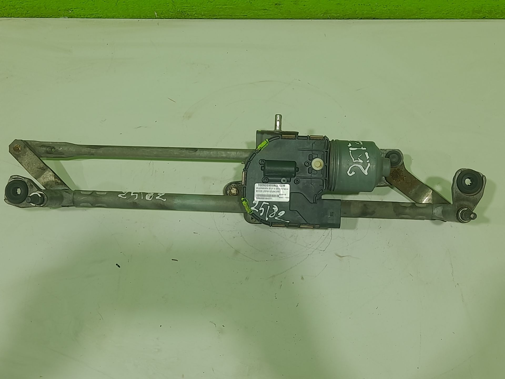 MOTOR LIMPIA DELANTERO VOLKSWAGEN GOLF VI (5K1) Advance