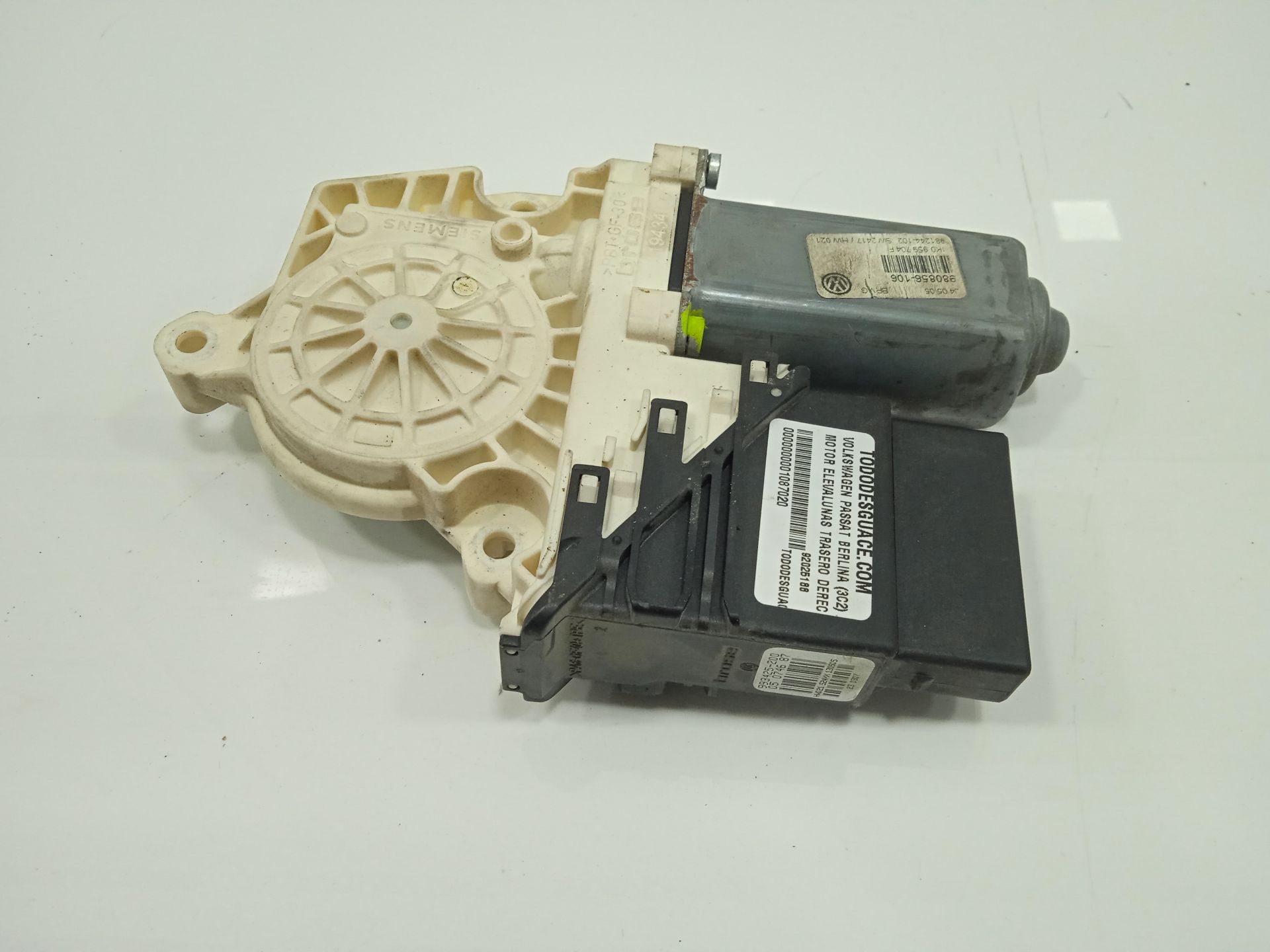 MOTOR ELEVALUNAS TRASERO DERECHO foto 4
